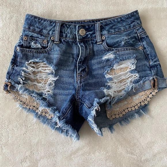 American Eagle Outfitters Pants - American Eagle, distressed hi-rise festival denim shorts, size 0